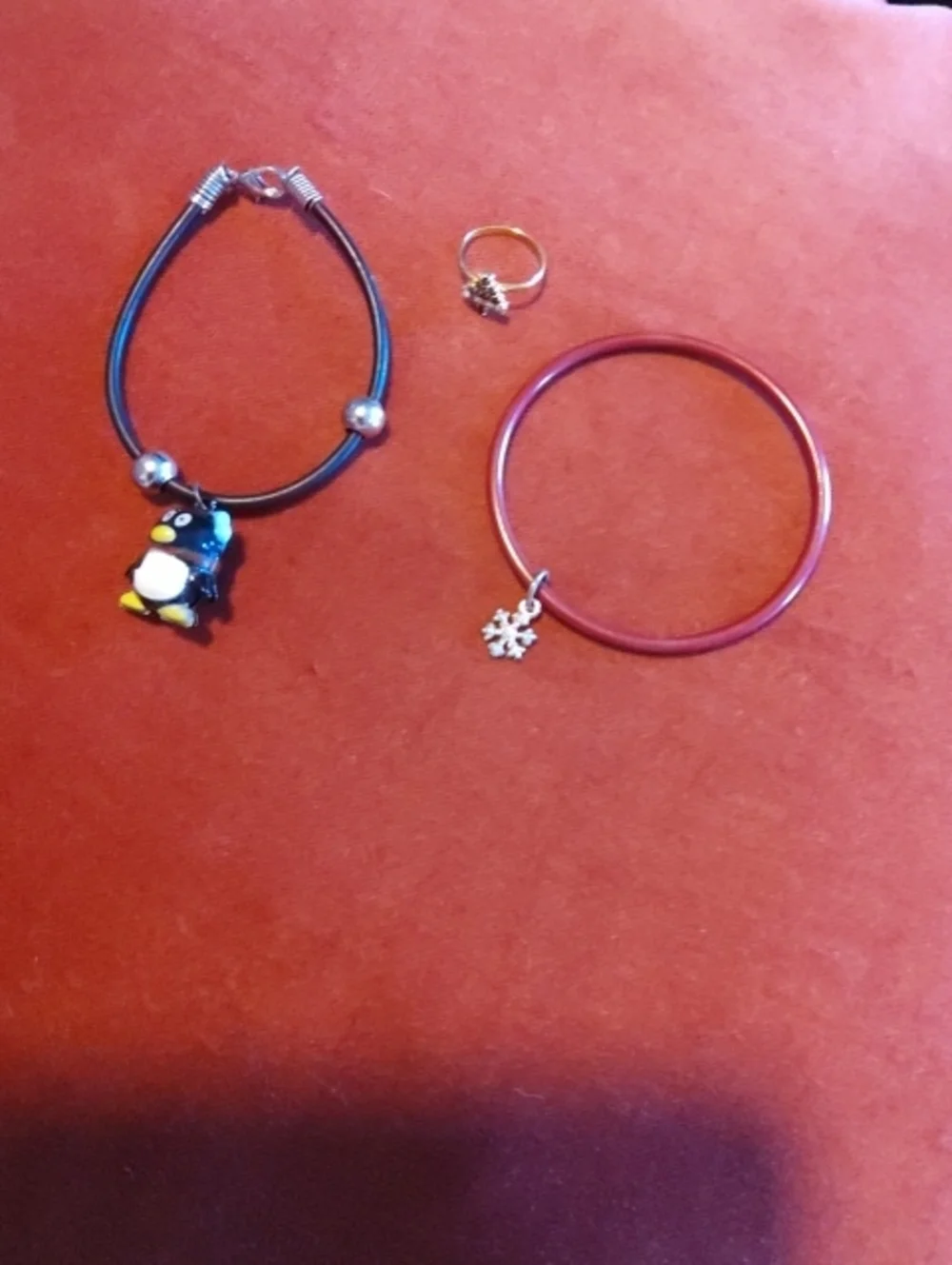 🎄CHRISTMAS🎄FUN-2 Bracelets, 2 Necklaces & 1 Ring